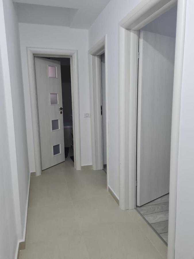 Deluxe 2 Bedroom Apartment With Balcony And Private Parking Bragadiru Екстер'єр фото