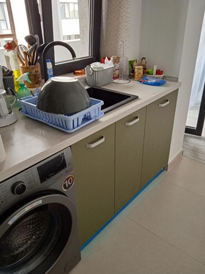 Deluxe 2 Bedroom Apartment With Balcony And Private Parking Bragadiru Екстер'єр фото