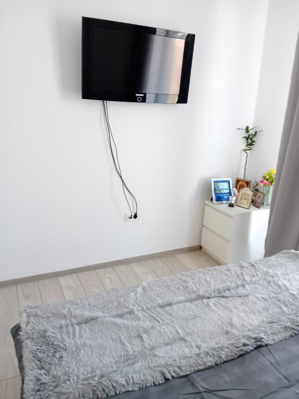 Deluxe 2 Bedroom Apartment With Balcony And Private Parking Bragadiru Екстер'єр фото